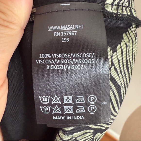 MASAI dark floral satin top size S - Picture 6 of 6